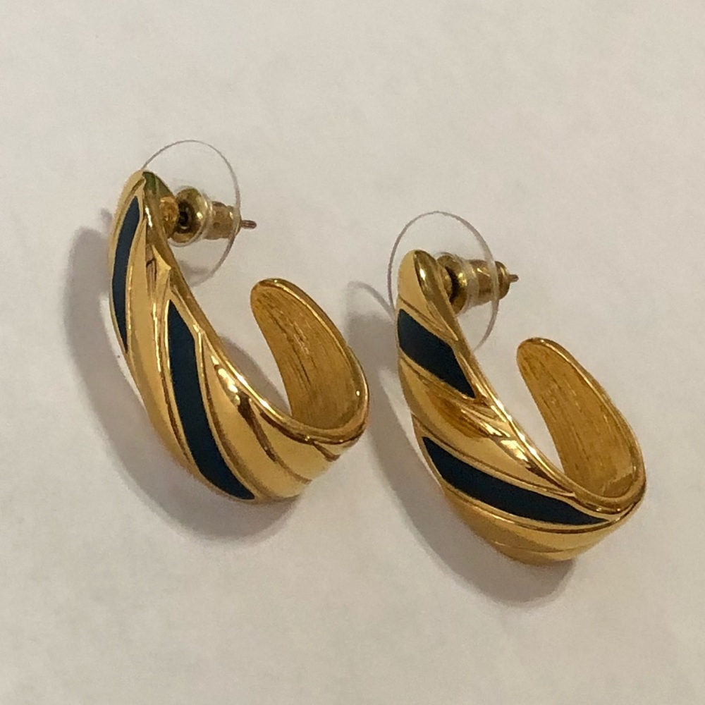 Gold tone post earrings